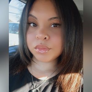 Meet your Posher, Adriana